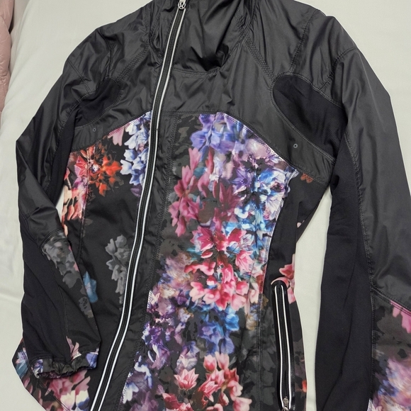 lululemon athletica Jackets & Blazers - Lululemon Run For Your Life Jacket Moody Mirage Floral Size 6